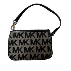 EUC Michael Kors Signature Logo Corner Zip Wristlet